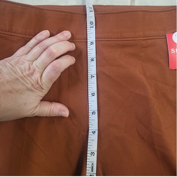 Spanx On the Go Ankle Slim Straight Leg Pants in Bronze Glow - Pet Med - Picture 8 of 8